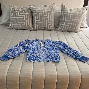 Alice + Olivia Blue and White Patterned Blouse